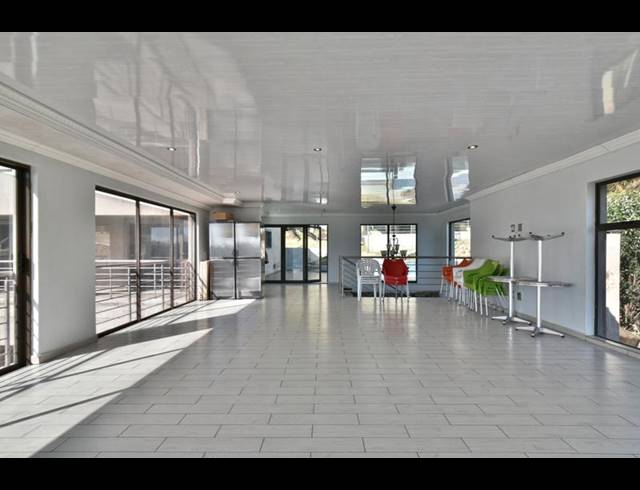 6 BEDROOM HOUSE FOR SALE IN GLENVISTA